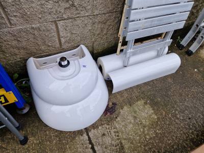 2 X WASH HAND BASINS + PEDESTALS