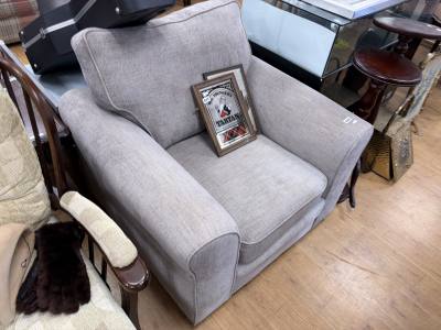 FABRIC CHAIR