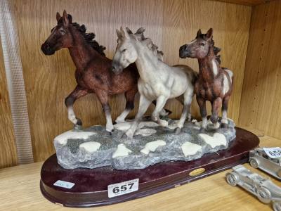 TRIO HORSE FIGURE GROUP