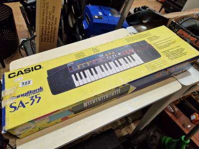 CASIO KEYBOARD (IN BOX)