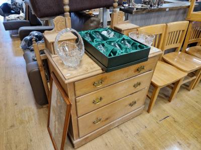 PINE MIRRORED DRAWER CHEST