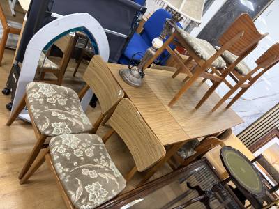 G-PLAN TABLE + 6 X CHAIRS