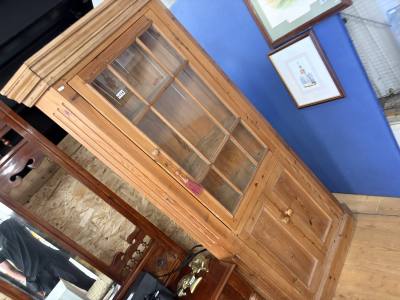 STRIPPED PINE CORNER UNIT