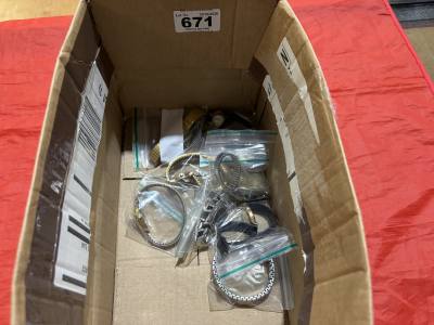 LOT OF WATCHES