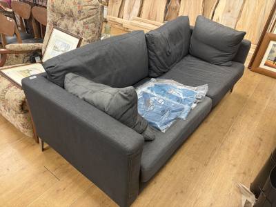 2 SEATER SETTEE