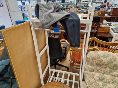 CLOTHES RACK