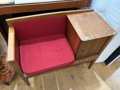 PHONE SEAT