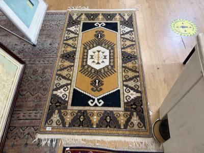 PATTERN RUG (89CM X 62CM)