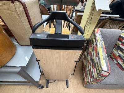 ELECTRIC TROUSER PRESS