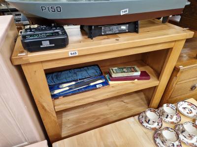 OAK BOOKSHELF