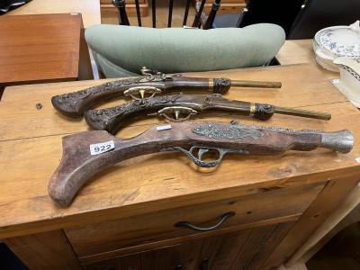 3 X REPRODUCTION PISTOLS