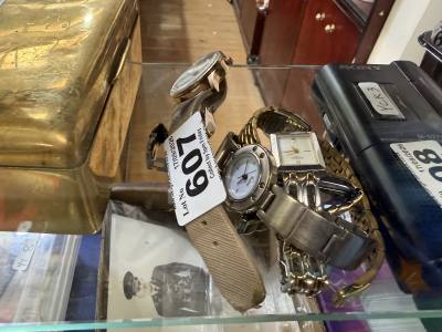 LOT OF WATCHES
