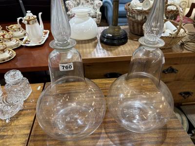 PAIR OF GLASS APOTHECARY JARS