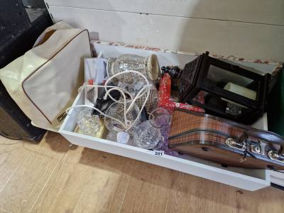 BOX LOT + SEWING MACHINE + TYPEWRITER