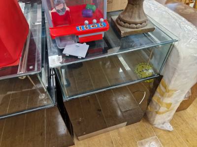 JEWELLERY DISPLAY CABINET (KEYS IN OFFICE)