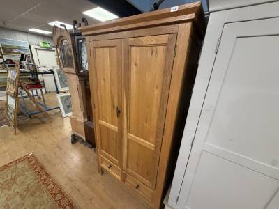 OAK WARDROBE