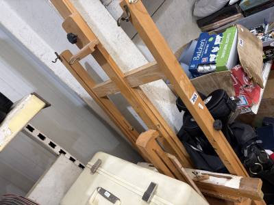 2 X ARTISTS EASELS