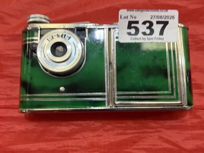 W. KUNIK PETIE SUBMINIATURE CAMERA (1956)