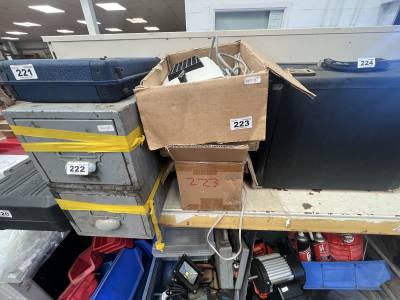 PROJECTOR + BOX OF VINTAGE ITEMS