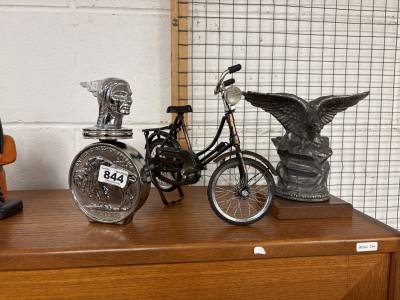 2 X NOVELTY ITEMS