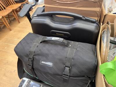 CAMCORDER + BAG OF ACCESSORIES