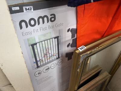 BABY GATE