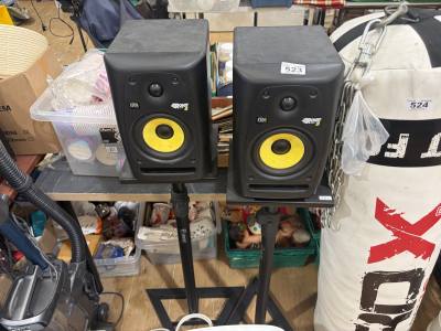 PAIR OF SPEAKER STANDS + SPEAKERS