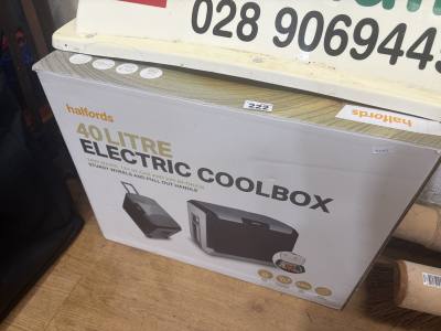 HALFORDS (40L)  COOL BOX 