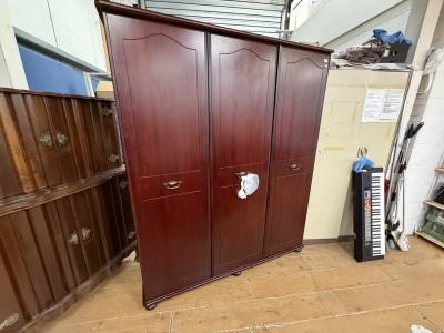 MAHOGANY TRIPLE WARDROBE