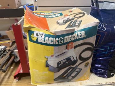 BLACK AND DECKER WALLPAPER STRIPER
