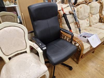 COMPUTER CHAIR