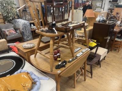 DROP LEAF TABLE + 3 X CHAIRS