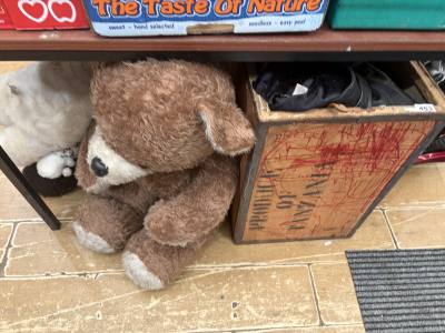 TEA CHEST LOT + CUDDLY TOYS