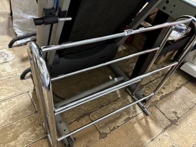 CLOTHES RAIL