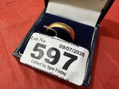 18CT GOLD WEDDING BAND SIZE N (3.5 GRAMS)