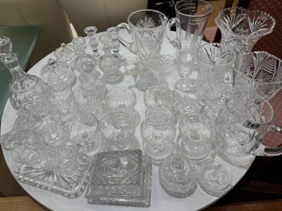 TABLE LOT OF CRYSTAL