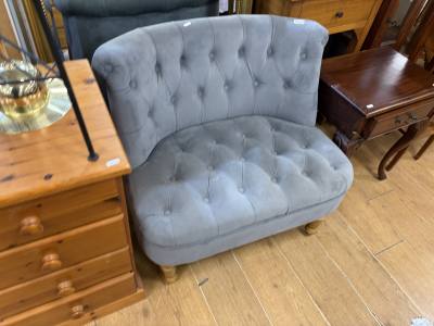 GREY VELVET ACCENT CHAIR