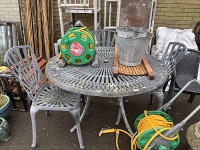 METAL TABLE + 3 CHAIRS