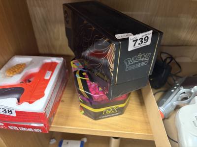 LOT OF POKEMON CARDS