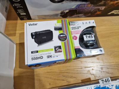 SPORTS WATCH + VIDEO CAMERA