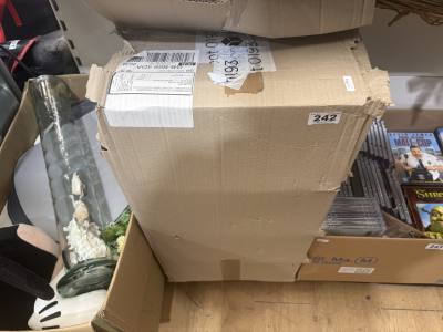 BOX OF STORAGE CONTAINERS