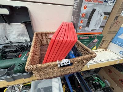 BOX OF KNIVES + CHOPPING BOARD