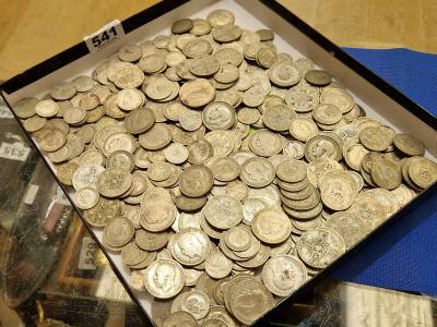 LARGE BOX OF SILVER COINAGE (2.9KG APPROX.)