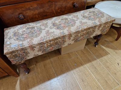 TAPESTRY DUET STOOL