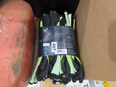BUNDLE OF NEW GLOVES
