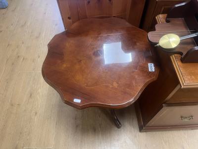 PEDESTAL WINE TABLE