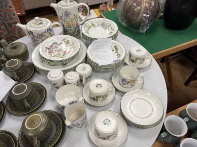 WADE "MEADOWLAND" DINNER SET