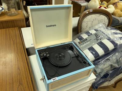 RECORD PLAYER