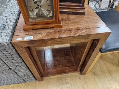 2 TABLES