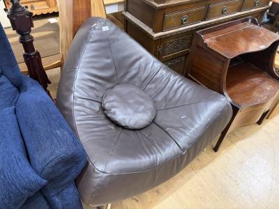 LEATHER VINTAGE V CHAIR
